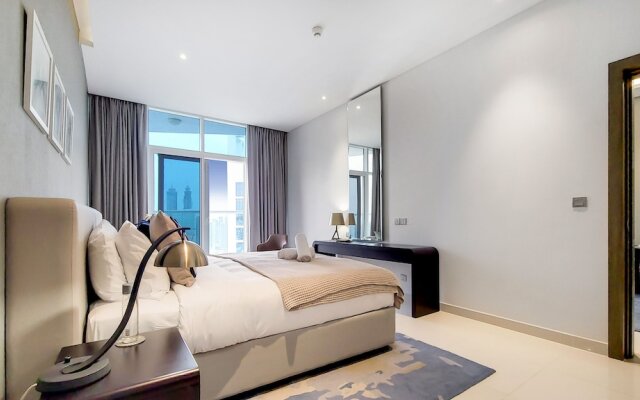 Manzil - 1BR in Business Bay w Burj & Canal Views