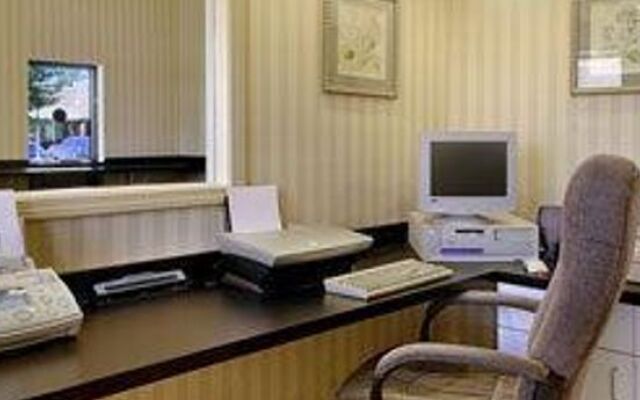 Travelodge Bentonville