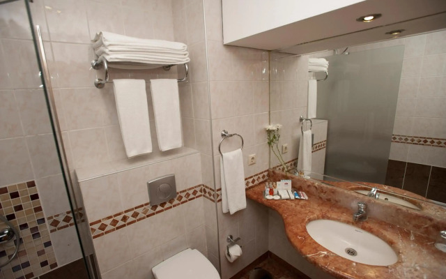 Usta Park Hotel