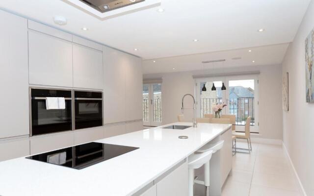 Stunning Central Windsor Town House