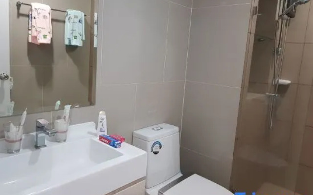#0 1BR Free pool&gym+ fast WIFI /Airport Link