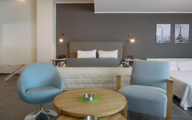 Отель Amphitryon City