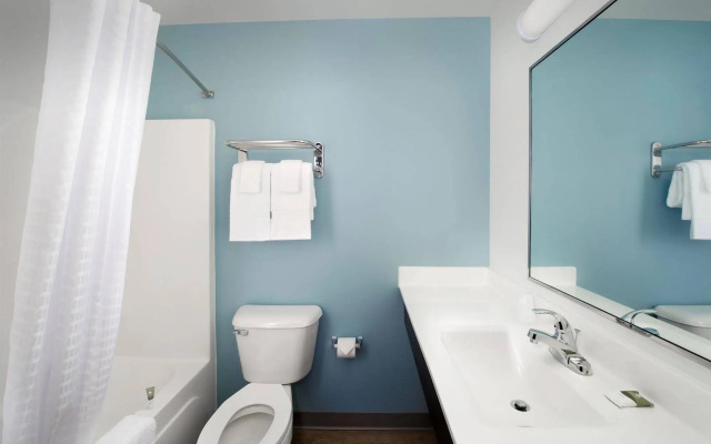 WoodSpring Suites Fargo North Near NDSU