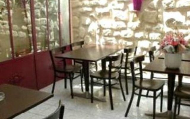 Plug Inn Boutique Hostel