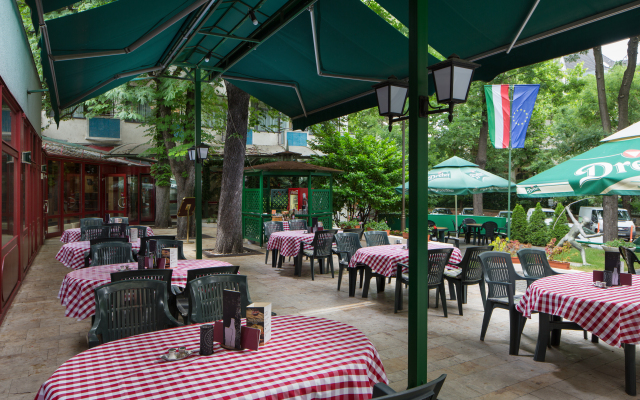 Hotel Benczur