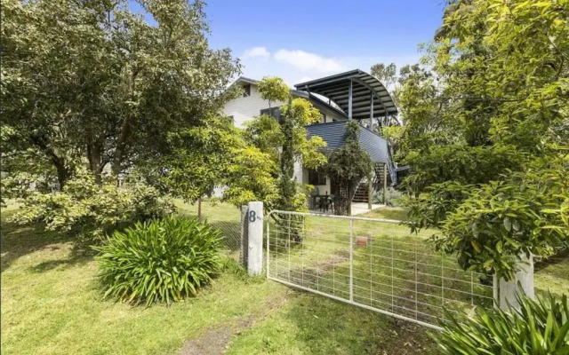 Phillip Island Time - Large home with self-contained apartment sleeps 11