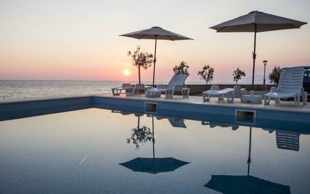 Quality Inn Mountain Ranch Resort