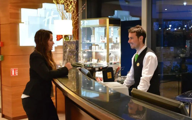 Doubletree By Hilton Paris Bougival