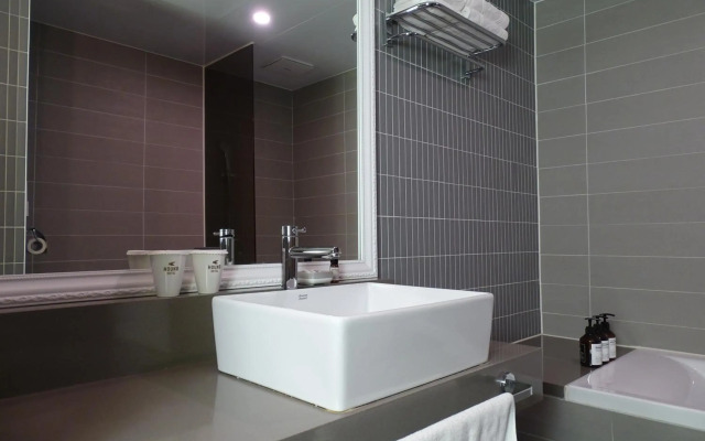 Hound Hotel Busan Station