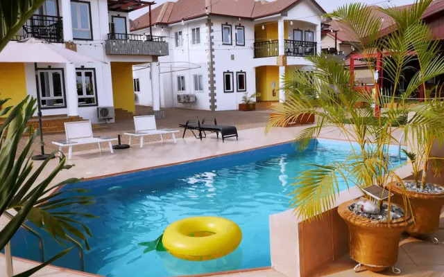 Candice serviced Apartment