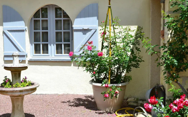 Cozy Holiday Home in Brion with Swimming Pool