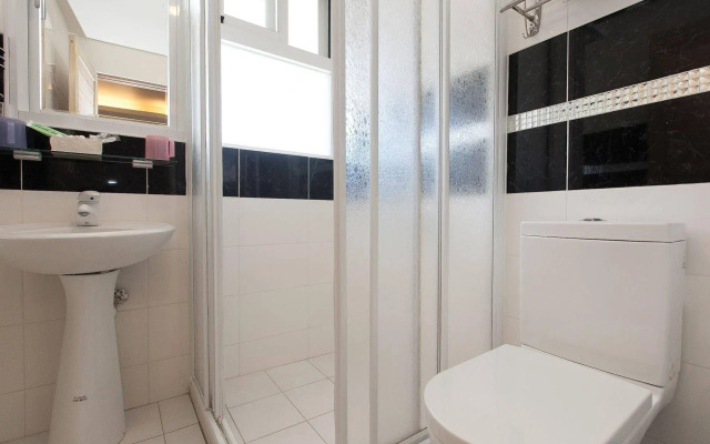 Royal Goods Residence Themed Suites