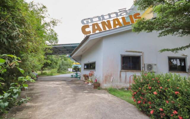 OYO 75310 Canalis Resort