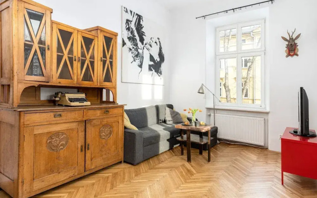 WS 3-Bedroom Old Town Apartment