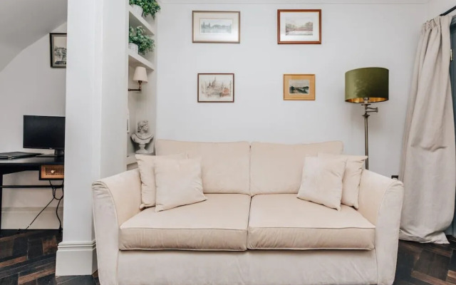The Emerald - Central Henley 2 Bedroom House