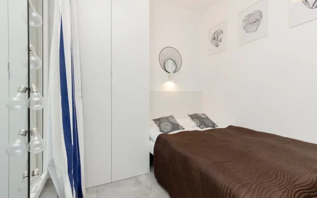 Cozy Apartment Marywilska by Renters