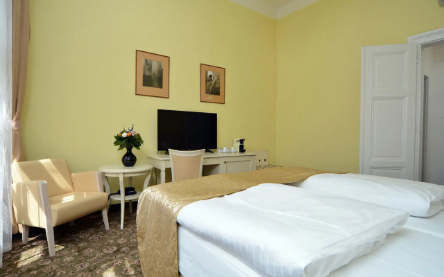 Hotel Metamorphis