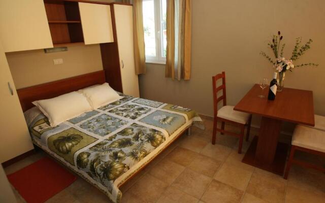 Sea View Apartments Nina - AE1021