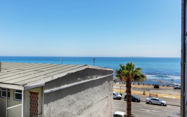 Mouille Point Apartment