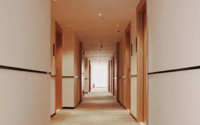 City Comfort Inn