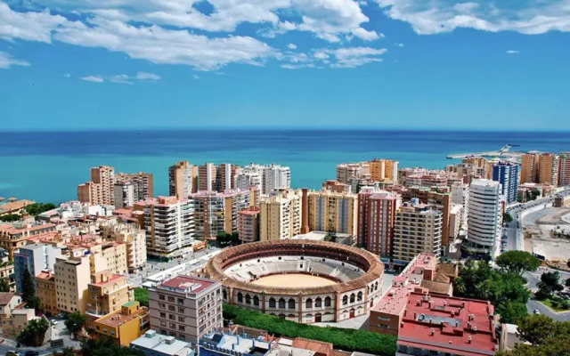 Holidays2malaga Refino Pool And Parking