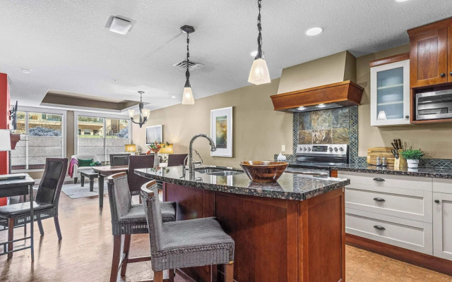 2 Bedroom Condo .Pool .Hot Tub .Gym .Spa