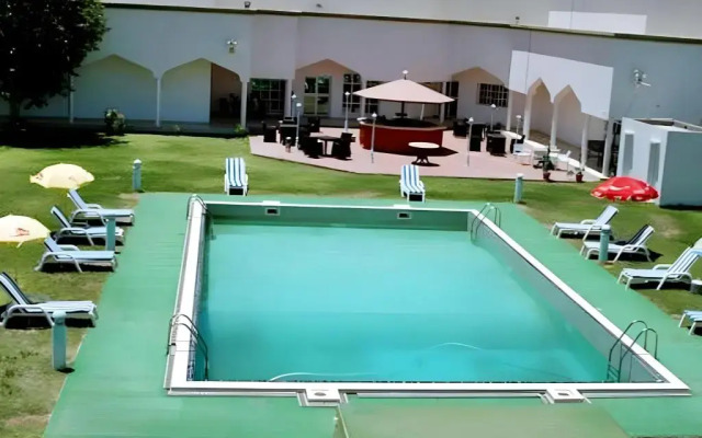 Al Sharqiya Sands Hotel