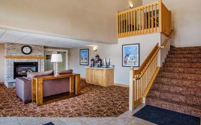 Comfort Inn & Suites Jackson - West Bend