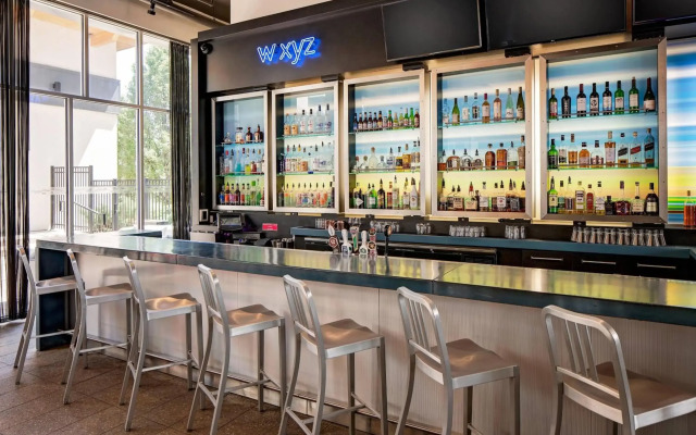 Aloft Green Bay
