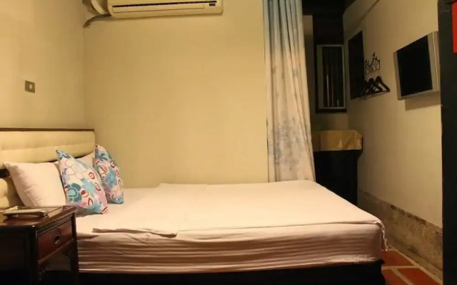No. 85 Shuitou B&B