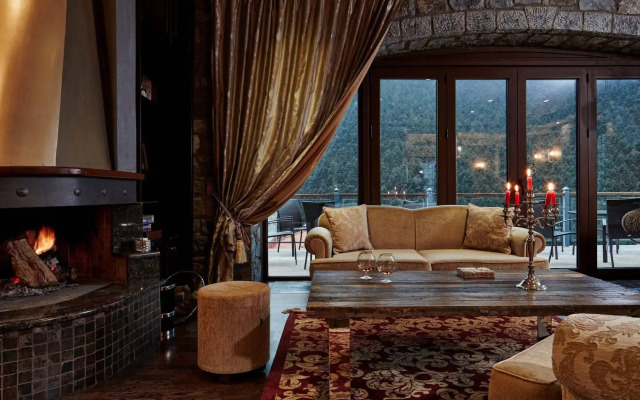 Nefeles Mainalon Luxury Residences & Lounge