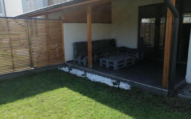 V&V House