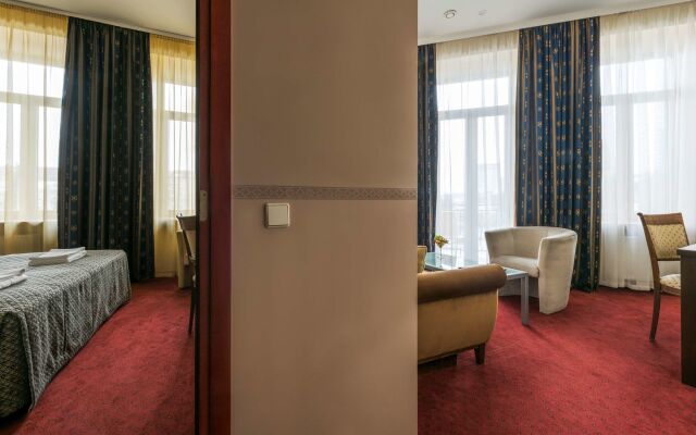 Congress Hotel