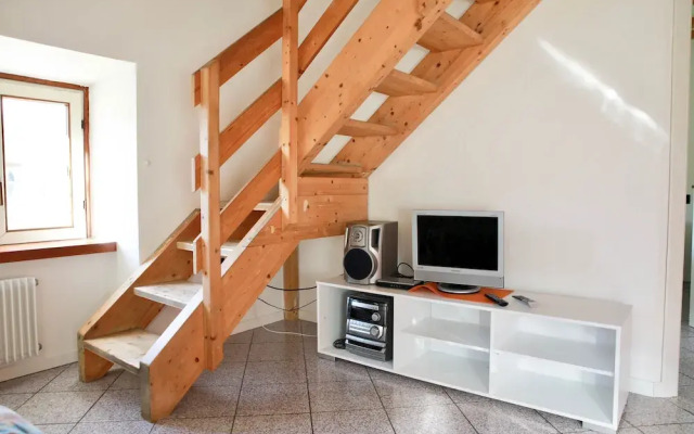 Tall Tree Apartment