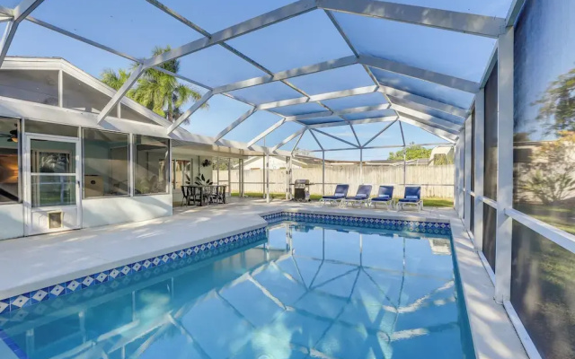 Pet-friendly Home w/ Heated Pool in Bradenton