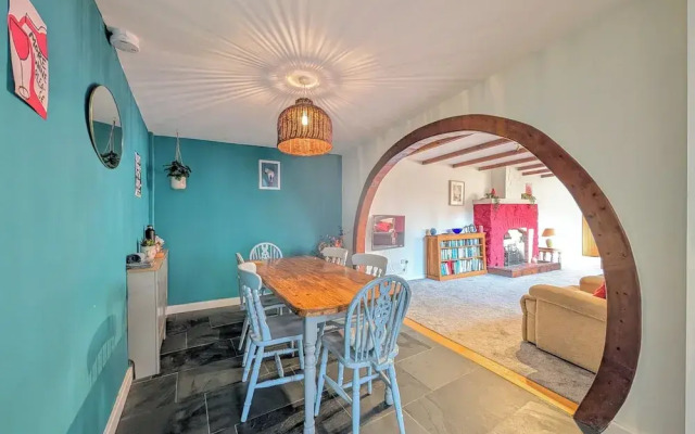 The Old Barn Near St Ives - Rustic Charm & Space
