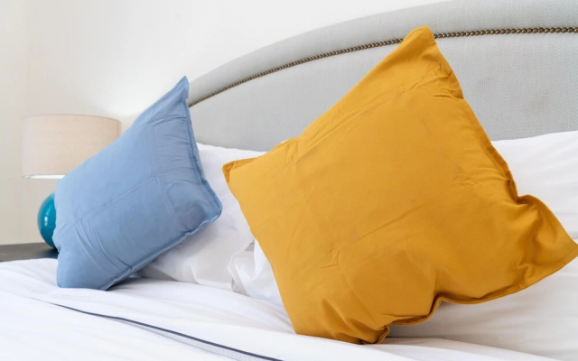 Lux BnB 1BD Discovery Gardens