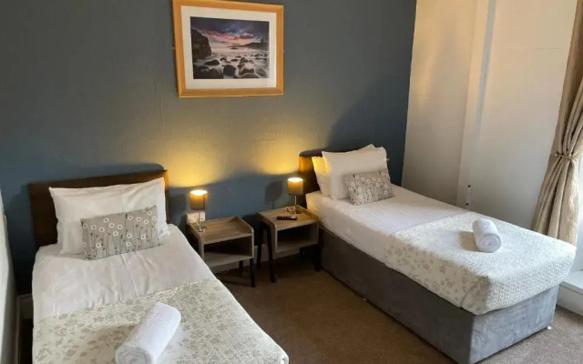 Prince Llewelyn Hotel