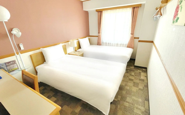 Toyoko Inn Yokohama Shinkoyasu Ekimae