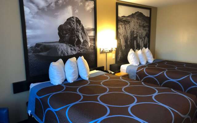 Super 8 by Wyndham Carson City/Lake Tahoe