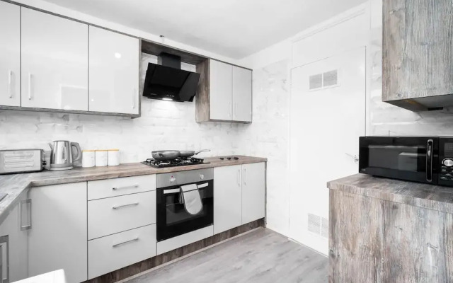 3-bed House in Birmingham-jlr,nec,bham,airport