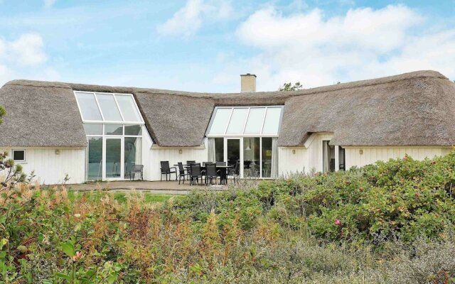 Sprawling Holiday Home With Swimming Pool in Ringkøbing