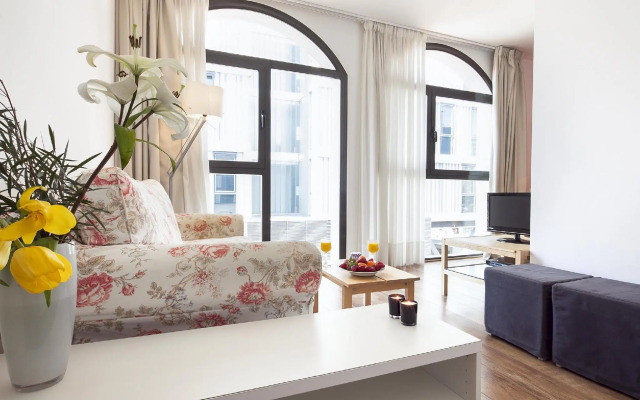Inside Barcelona Apartments Sants
