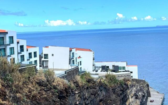 Ocean Cliff Apartment