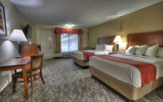 Crossroads Inn & Suites
