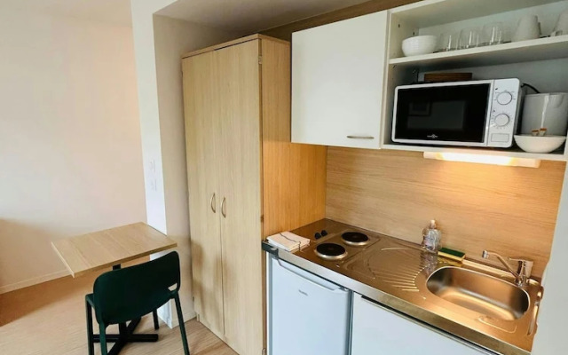 We Live In R - Suite 202