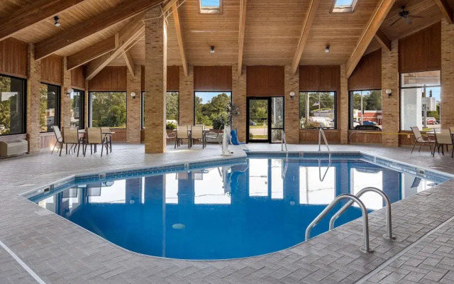 Ashland Inn & Suites