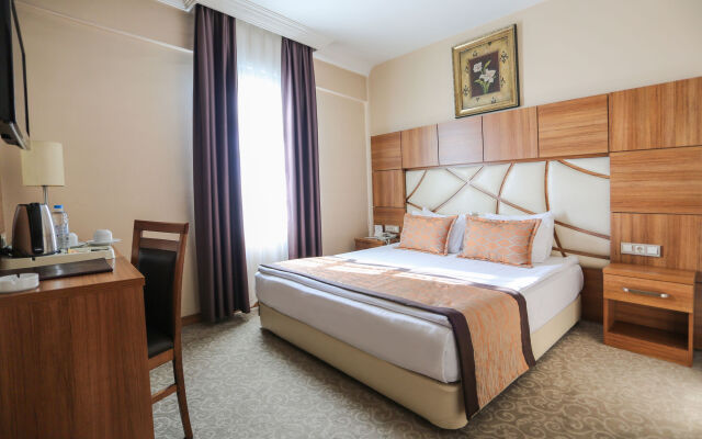 Rumi Hotel