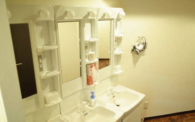 bnb+ Shinjuku Castle - Hostel