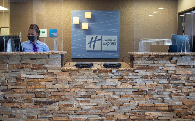 Holiday Inn Express Le Claire Riverfront-Davenport, an IHG Hotel